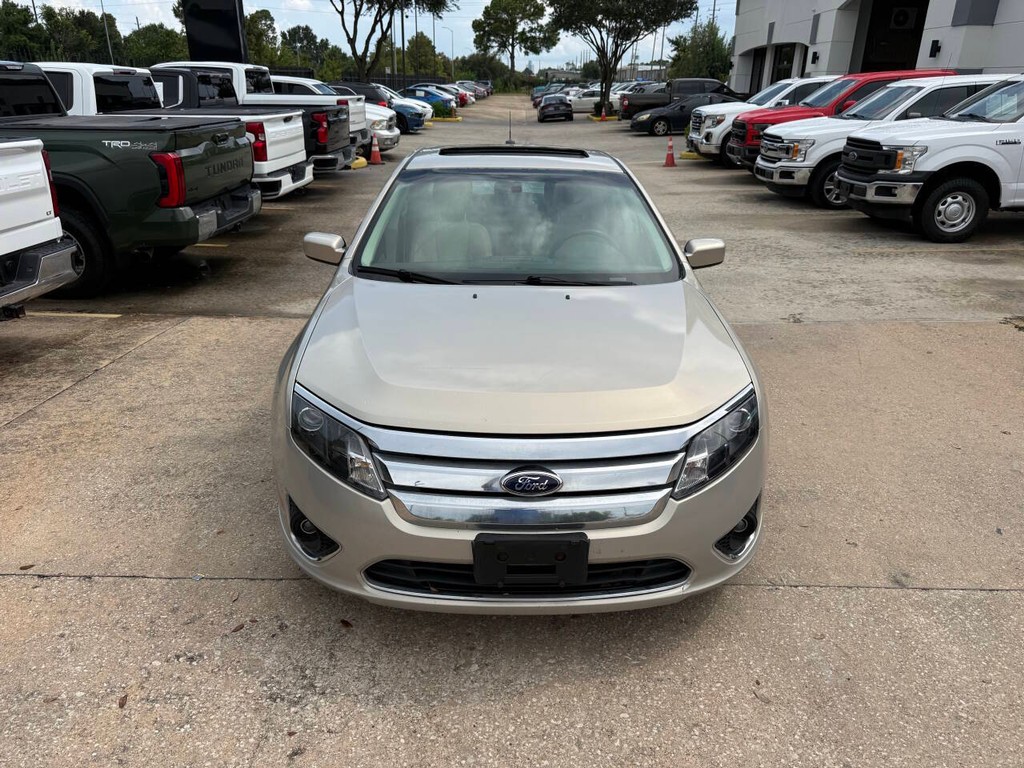Ford Fusion Vehicle Full-screen Gallery Image 38
