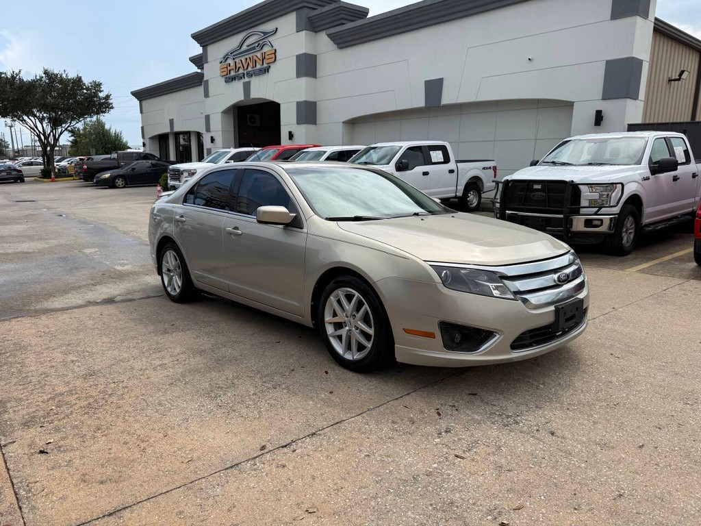 Ford Fusion Vehicle Full-screen Gallery Image 40