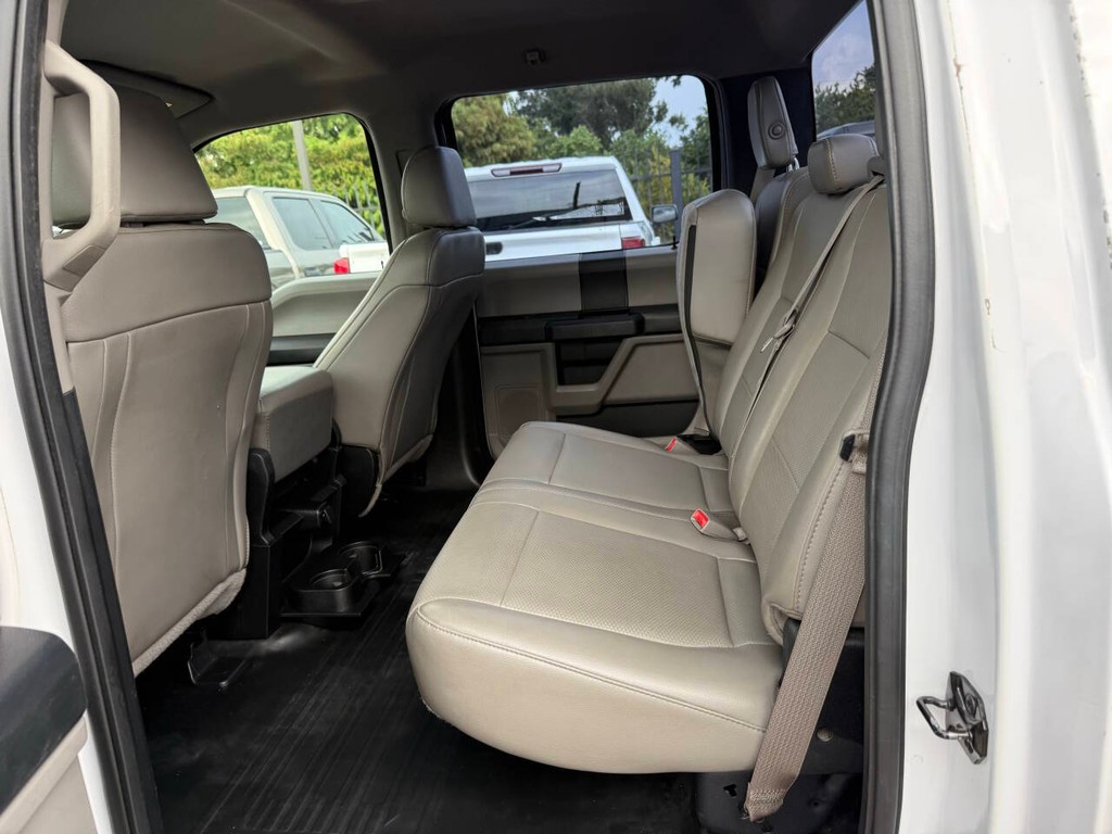 Ford F-150 Vehicle Full-screen Gallery Image 13