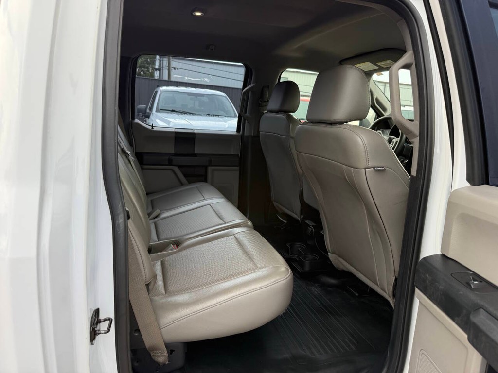 Ford F-150 Vehicle Full-screen Gallery Image 15