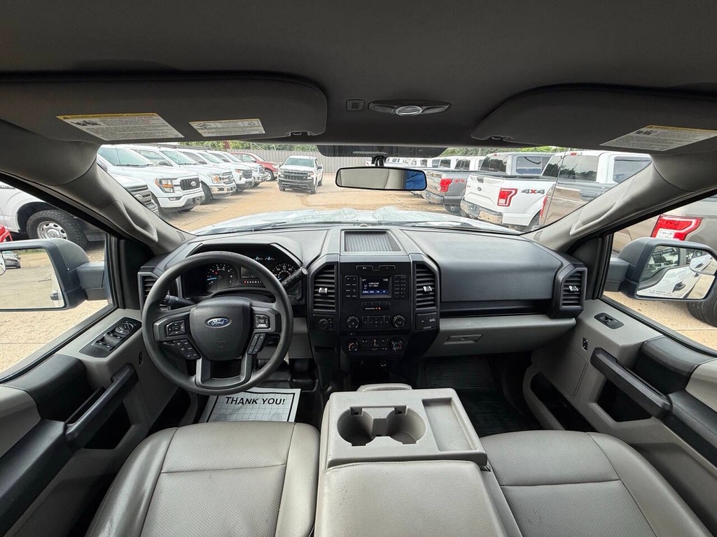 Ford F-150 Vehicle Full-screen Gallery Image 18