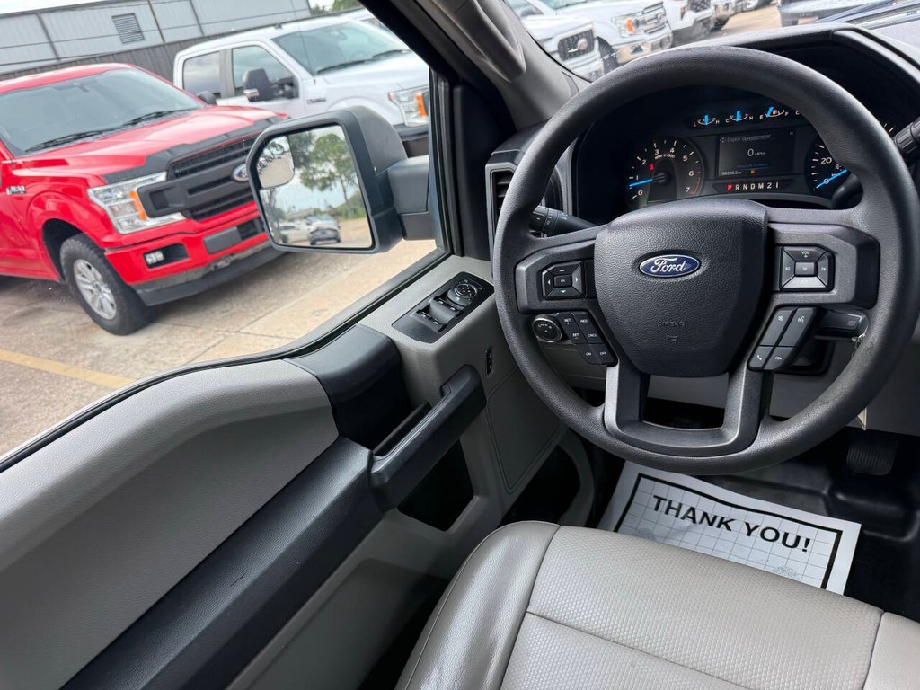 Ford F-150 Vehicle Full-screen Gallery Image 19