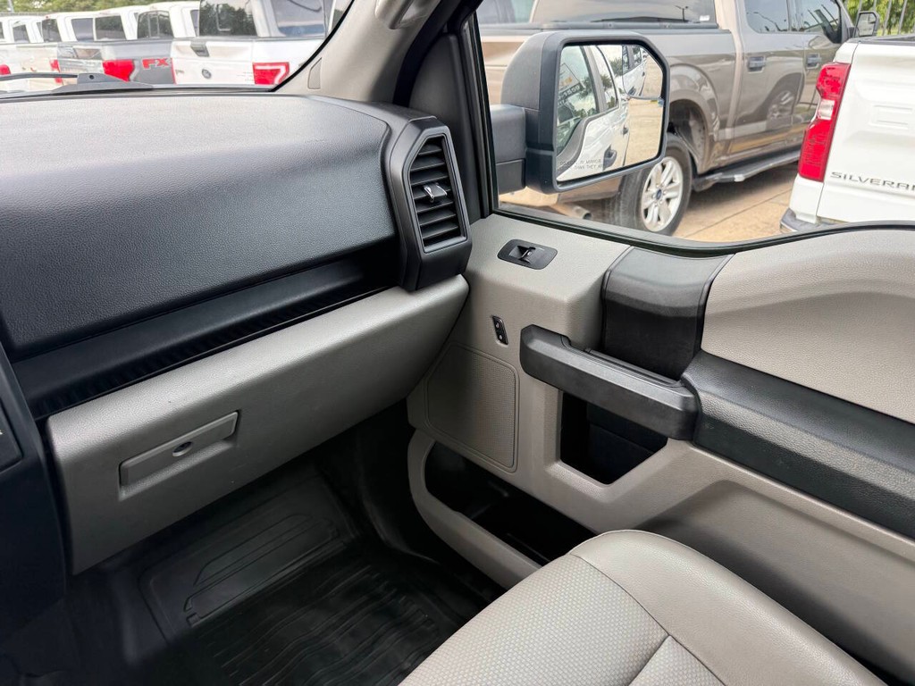 Ford F-150 Vehicle Full-screen Gallery Image 20
