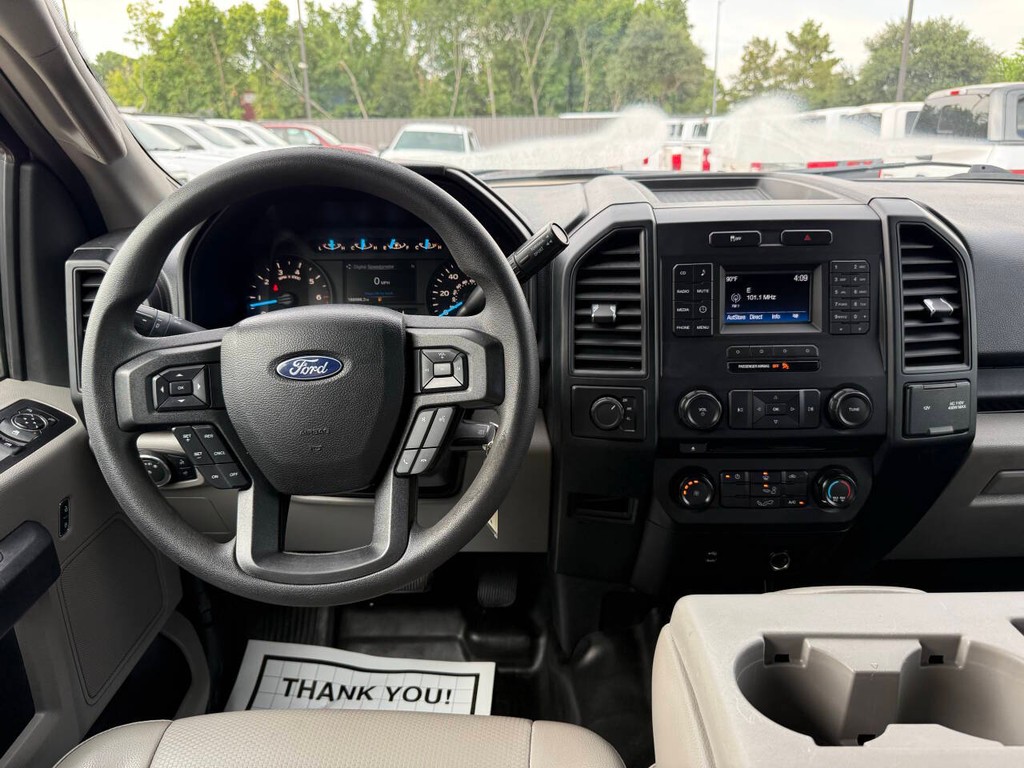 Ford F-150 Vehicle Full-screen Gallery Image 21