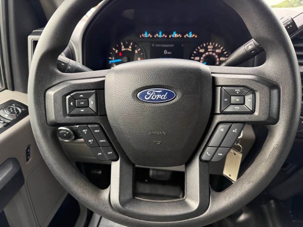 Ford F-150 Vehicle Full-screen Gallery Image 23