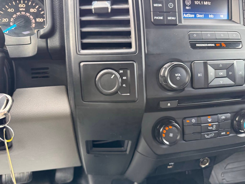 Ford F-150 Vehicle Full-screen Gallery Image 29
