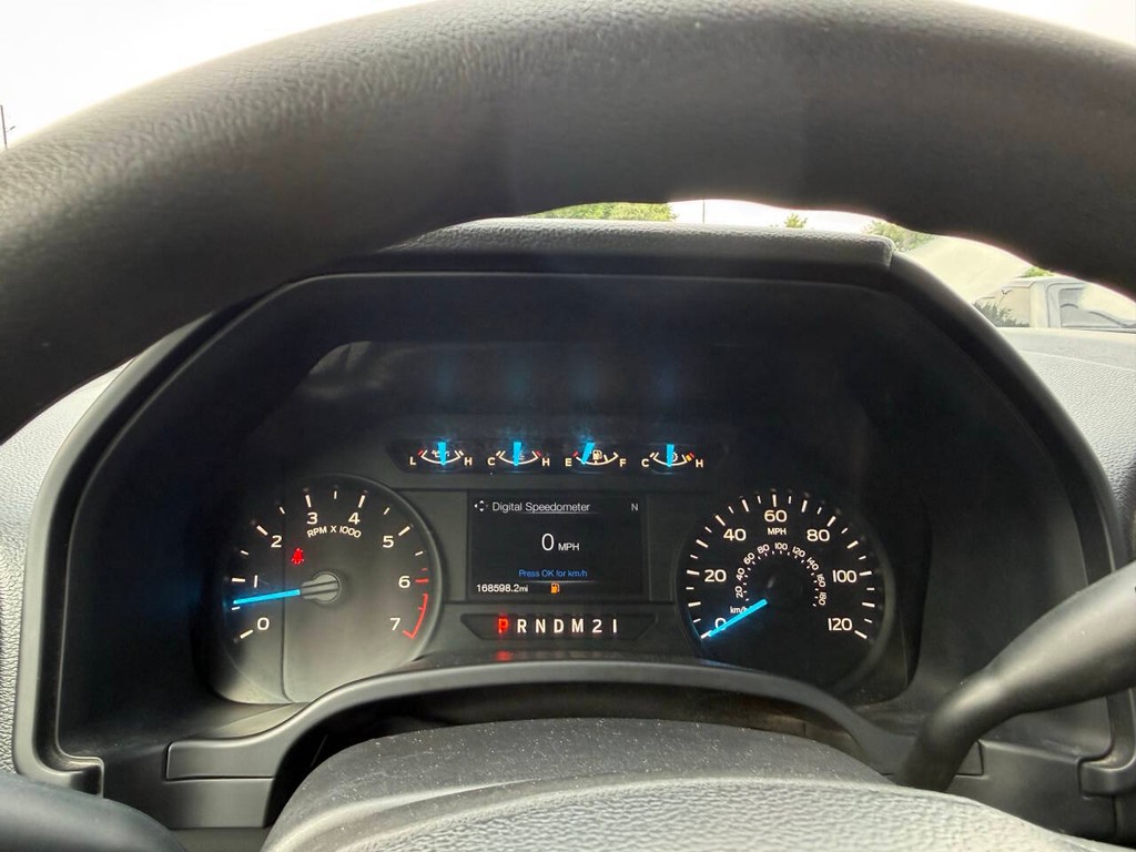 Ford F-150 Vehicle Full-screen Gallery Image 31
