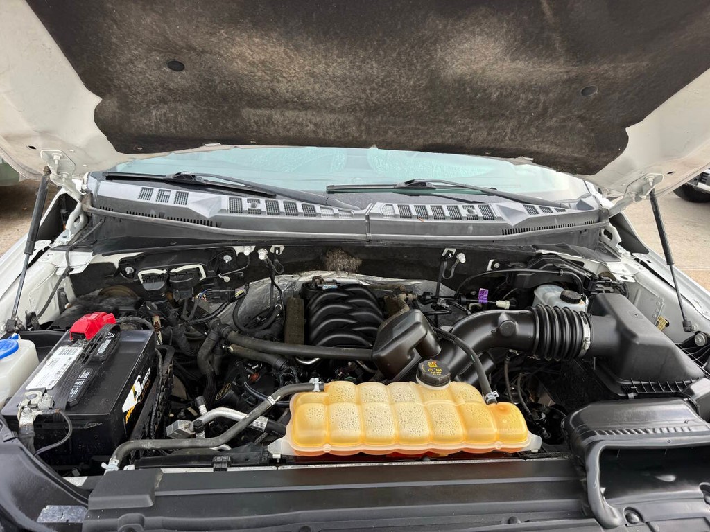 Ford F-150 Vehicle Full-screen Gallery Image 34