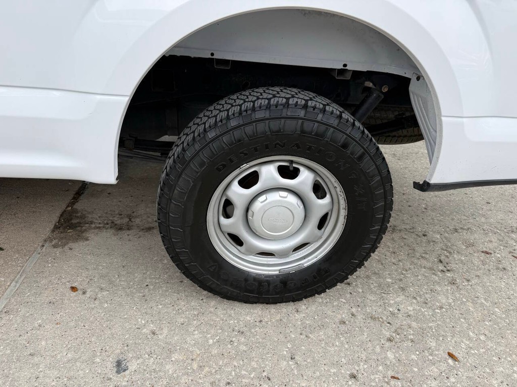 Ford F-150 Vehicle Full-screen Gallery Image 35