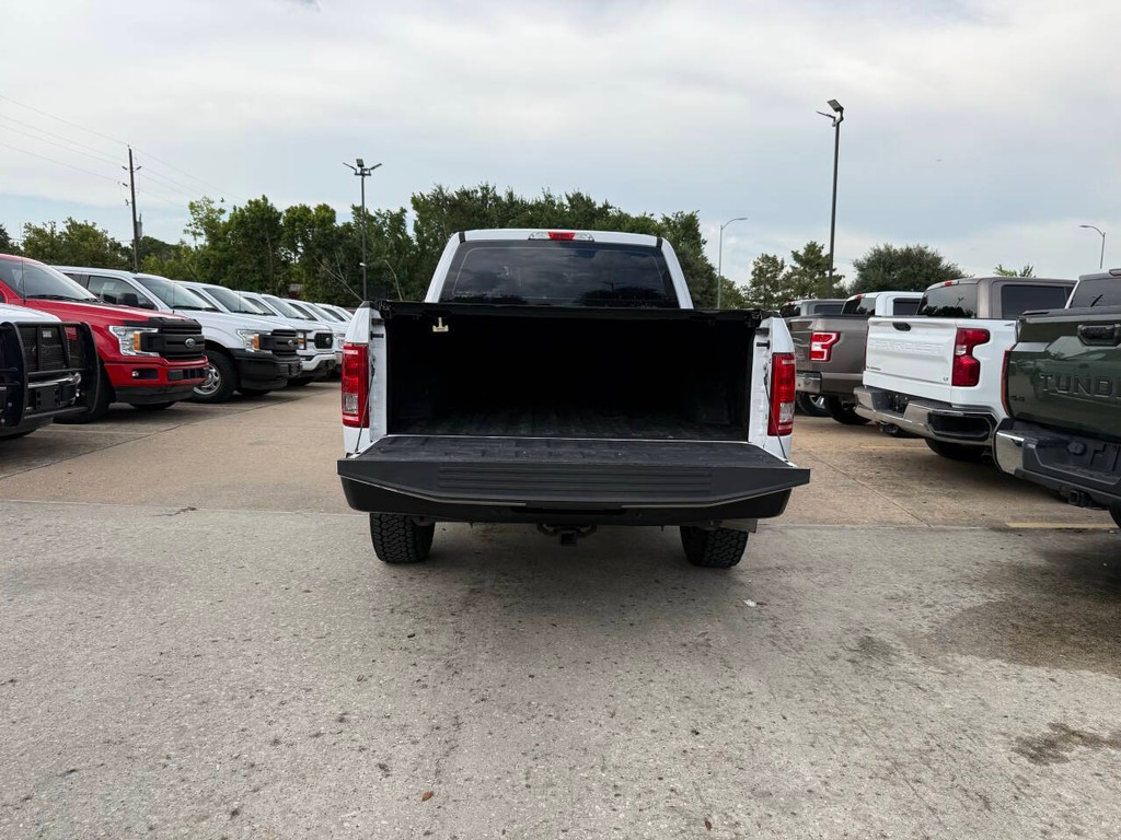 Ford F-150 Vehicle Full-screen Gallery Image 36