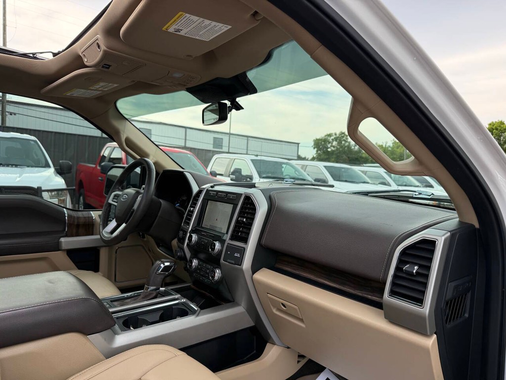 Ford F-150 Vehicle Full-screen Gallery Image 09