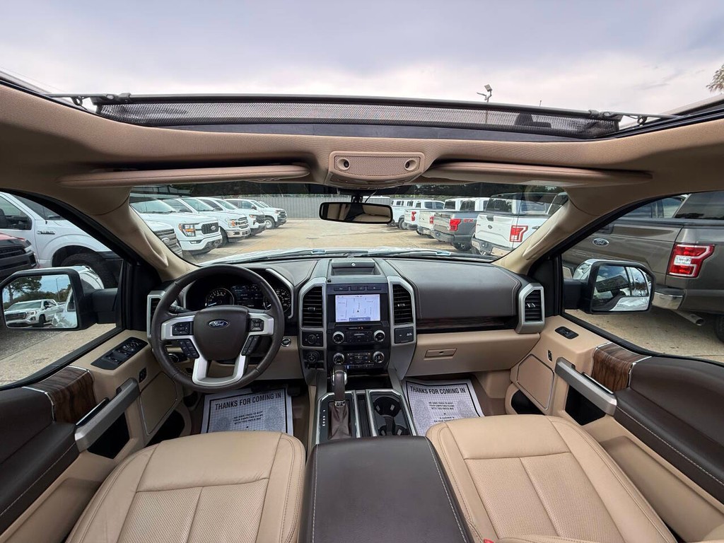 Ford F-150 Vehicle Full-screen Gallery Image 18