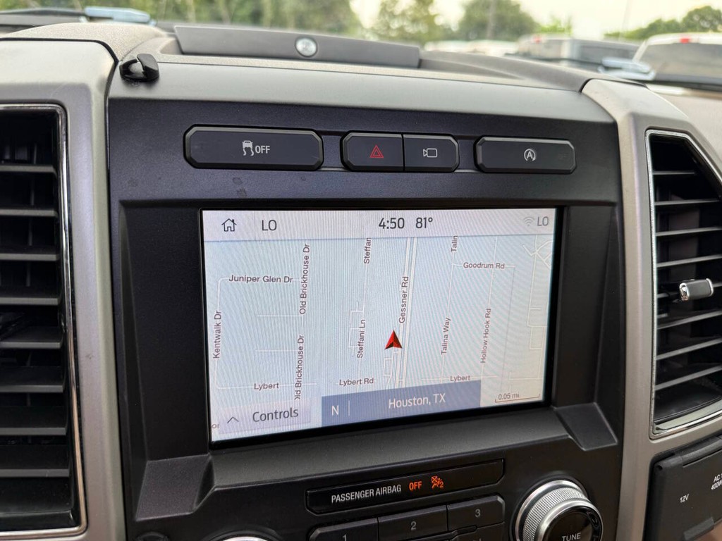 Ford F-150 Vehicle Full-screen Gallery Image 25