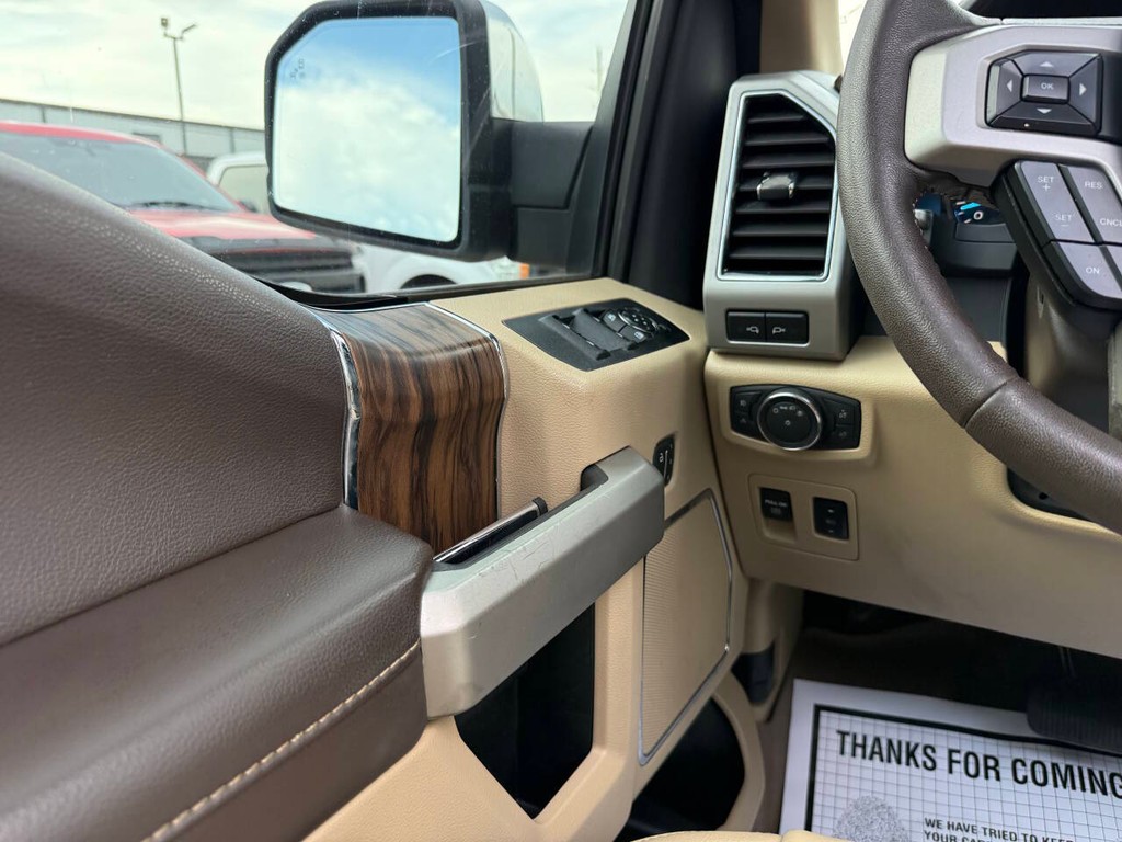Ford F-150 Vehicle Full-screen Gallery Image 30