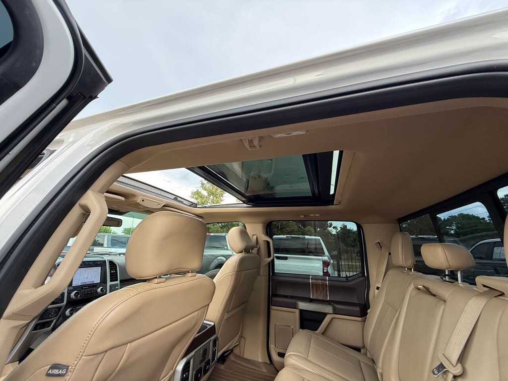 Ford F-150 Vehicle Full-screen Gallery Image 32