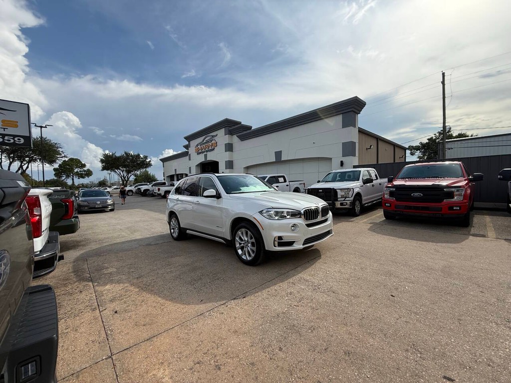 BMW X5 Vehicle Full-screen Gallery Image 45