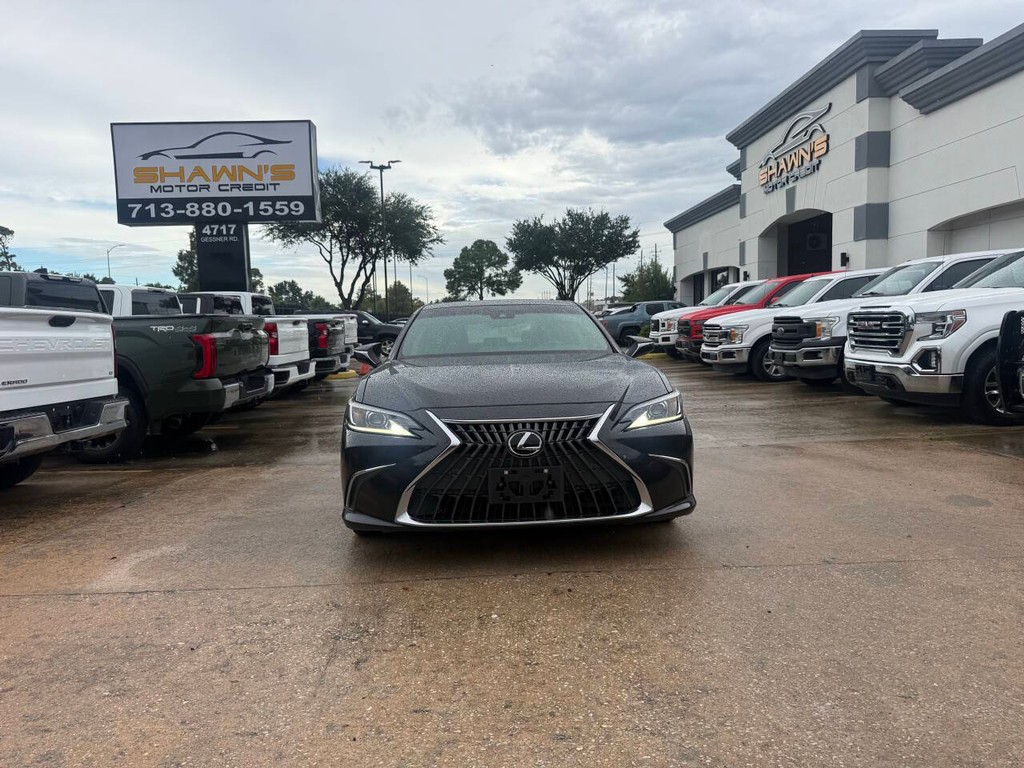 Lexus ES Vehicle Full-screen Gallery Image 40