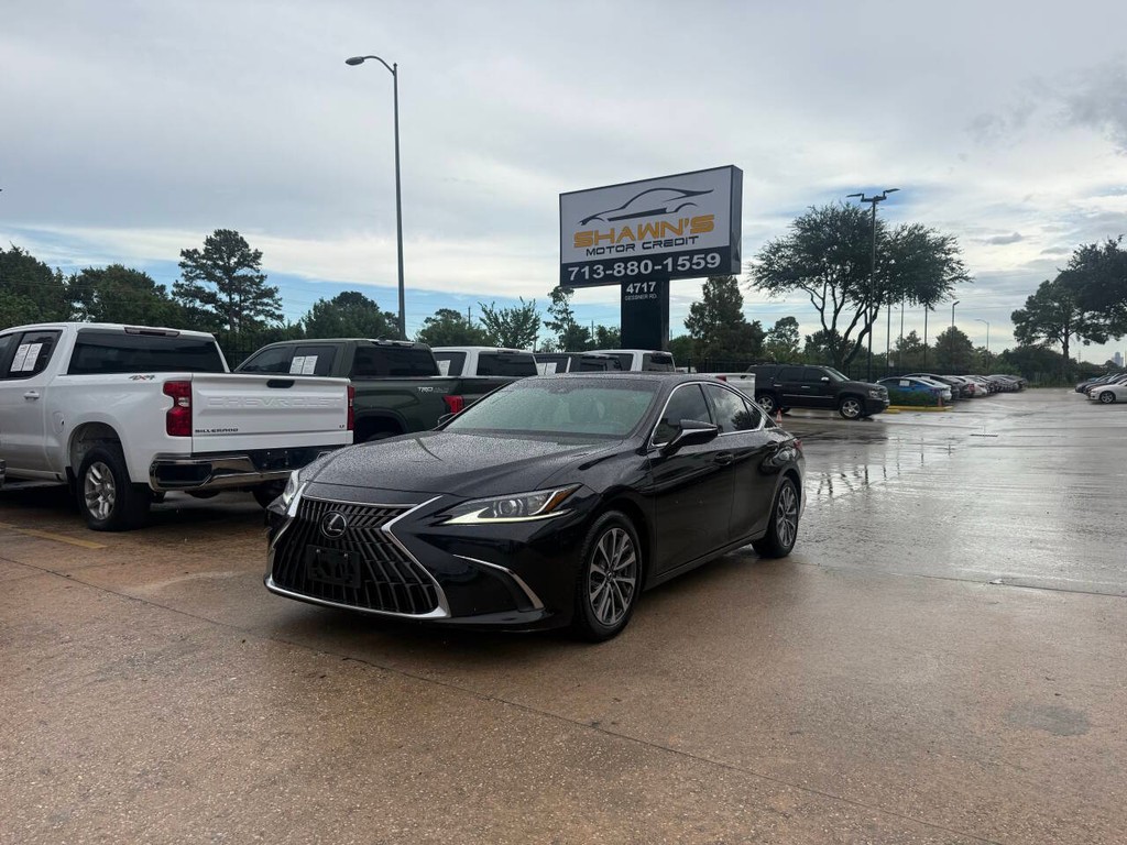 Lexus ES Vehicle Full-screen Gallery Image 42