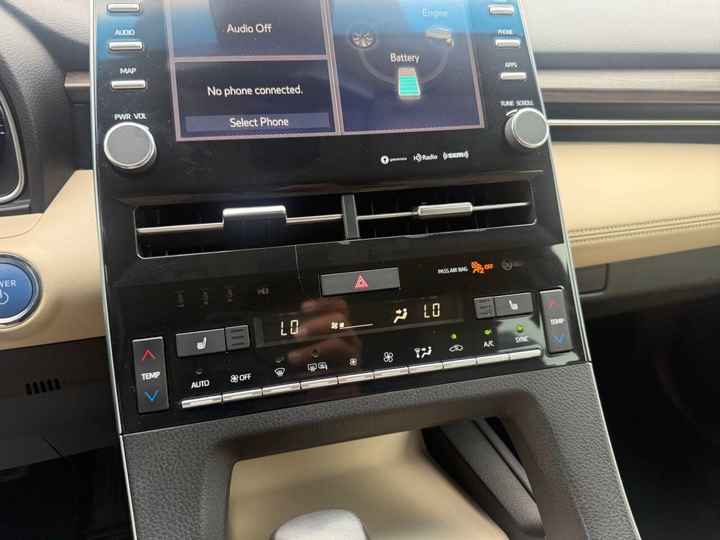 Toyota Avalon Hybrid Vehicle Full-screen Gallery Image 25