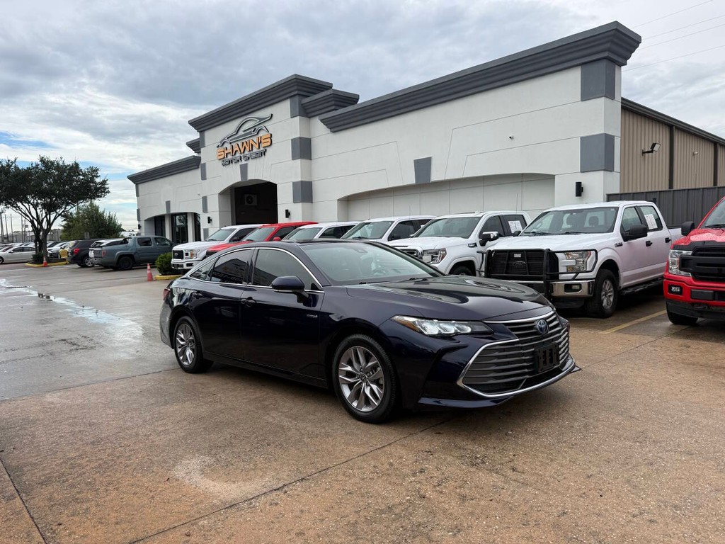 Toyota Avalon Hybrid Vehicle Full-screen Gallery Image 35