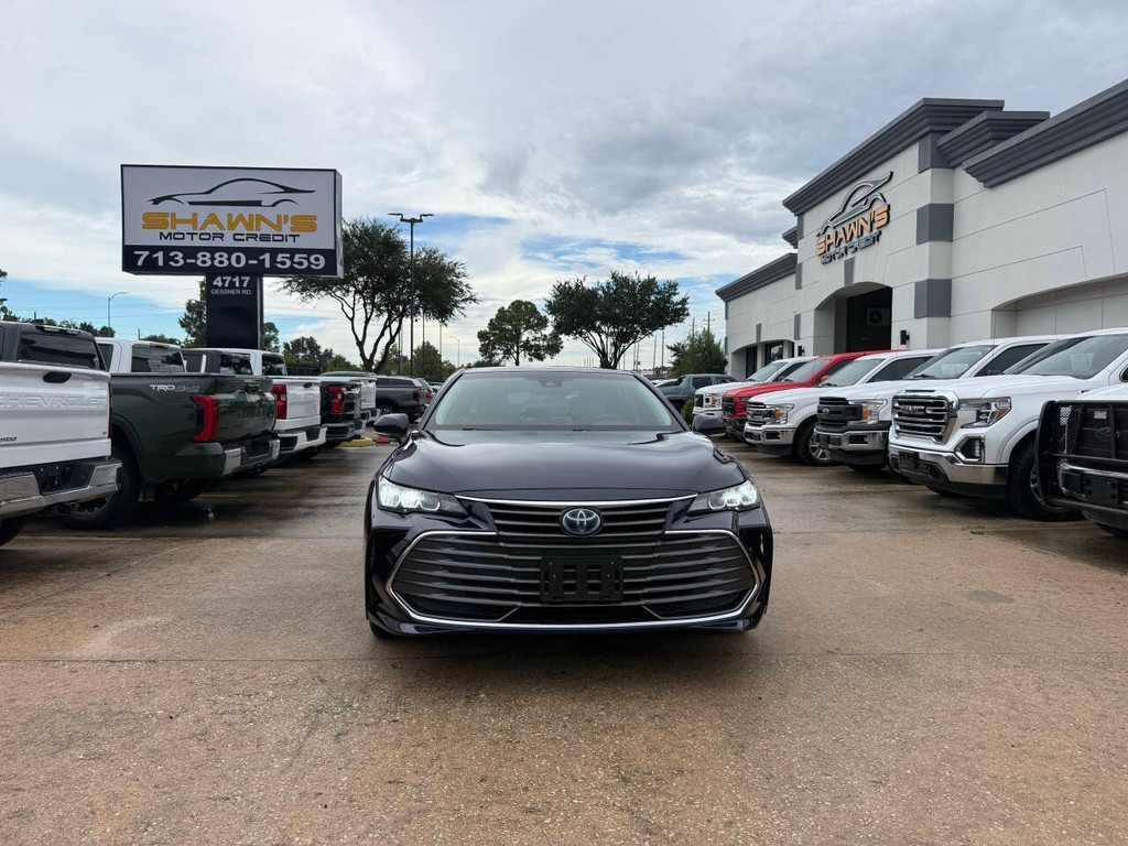 Toyota Avalon Hybrid Vehicle Full-screen Gallery Image 36