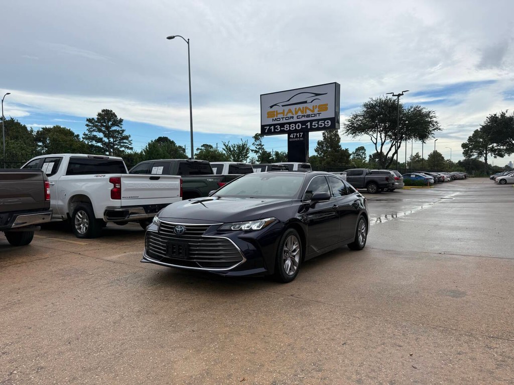 Toyota Avalon Hybrid Vehicle Full-screen Gallery Image 37