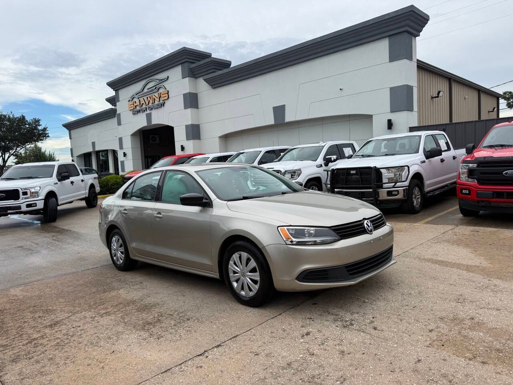 Volkswagen Jetta Sedan Vehicle Full-screen Gallery Image 38