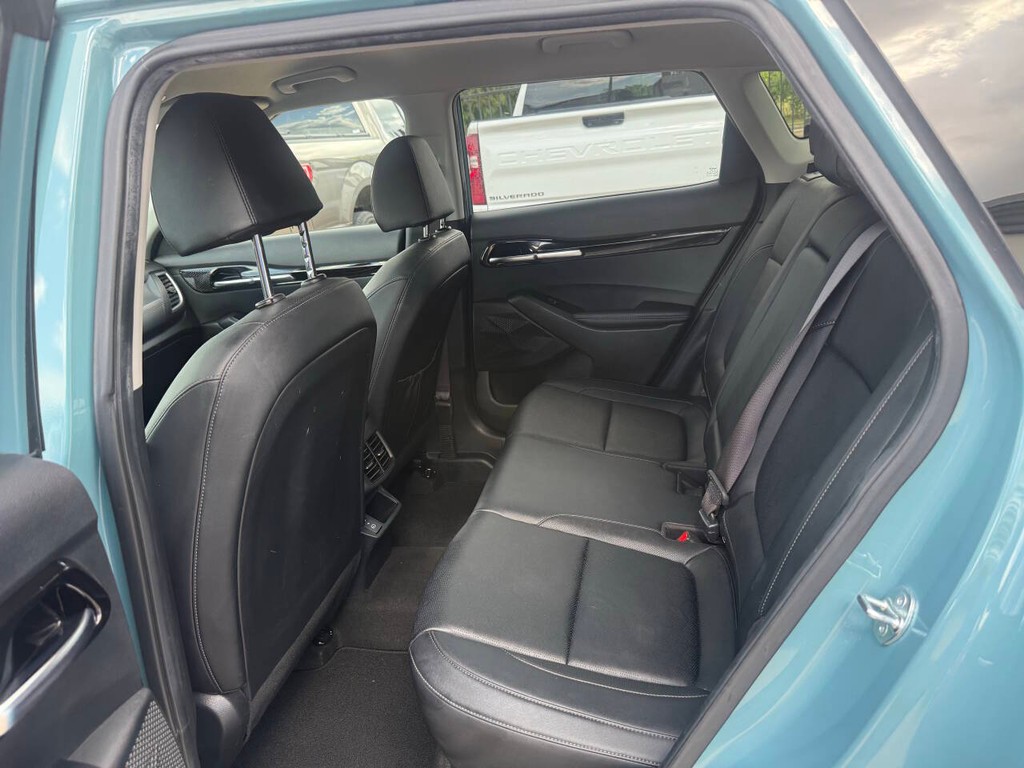Kia Seltos Vehicle Full-screen Gallery Image 13