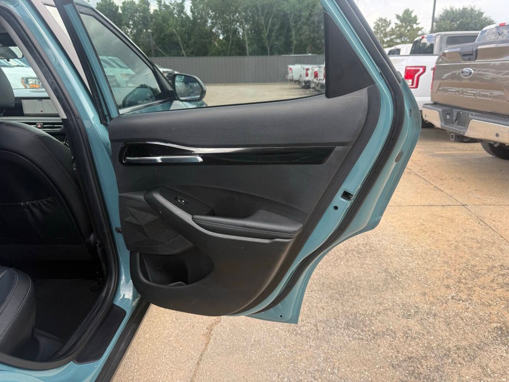 Kia Seltos Vehicle Full-screen Gallery Image 16