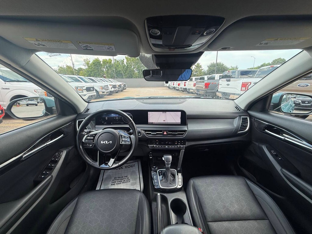 Kia Seltos Vehicle Full-screen Gallery Image 18