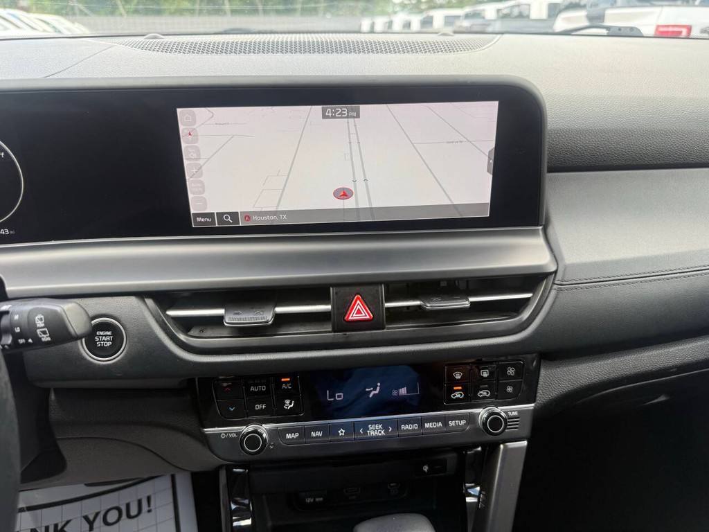 Kia Seltos Vehicle Full-screen Gallery Image 24