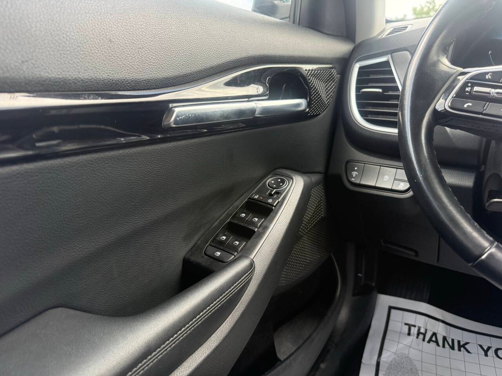 Kia Seltos Vehicle Full-screen Gallery Image 30