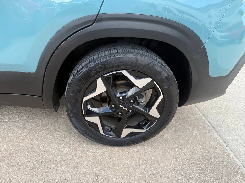 Kia Seltos Vehicle Full-screen Gallery Image 35