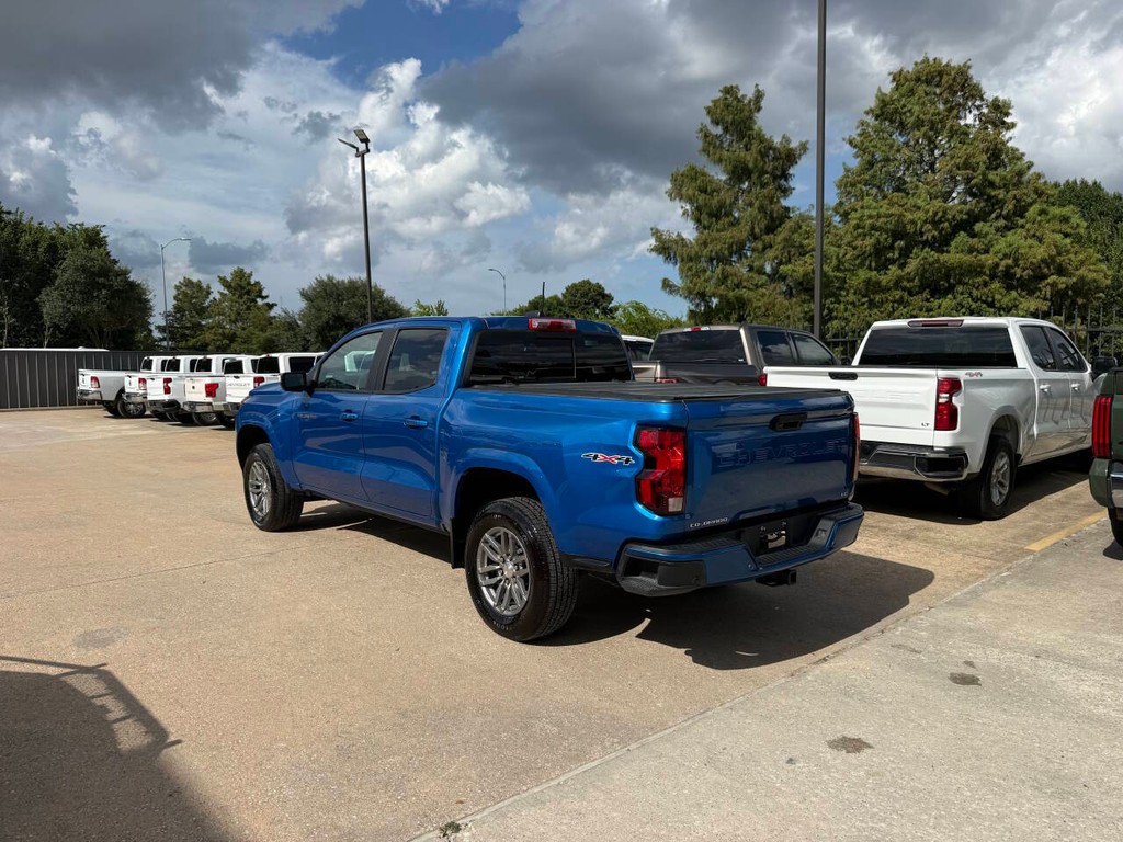Chevrolet Colorado Vehicle Full-screen Gallery Image 04