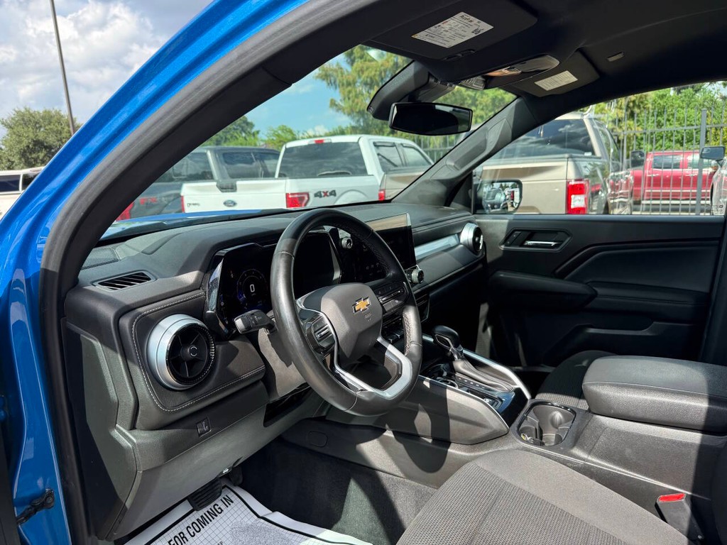 Chevrolet Colorado Vehicle Full-screen Gallery Image 06
