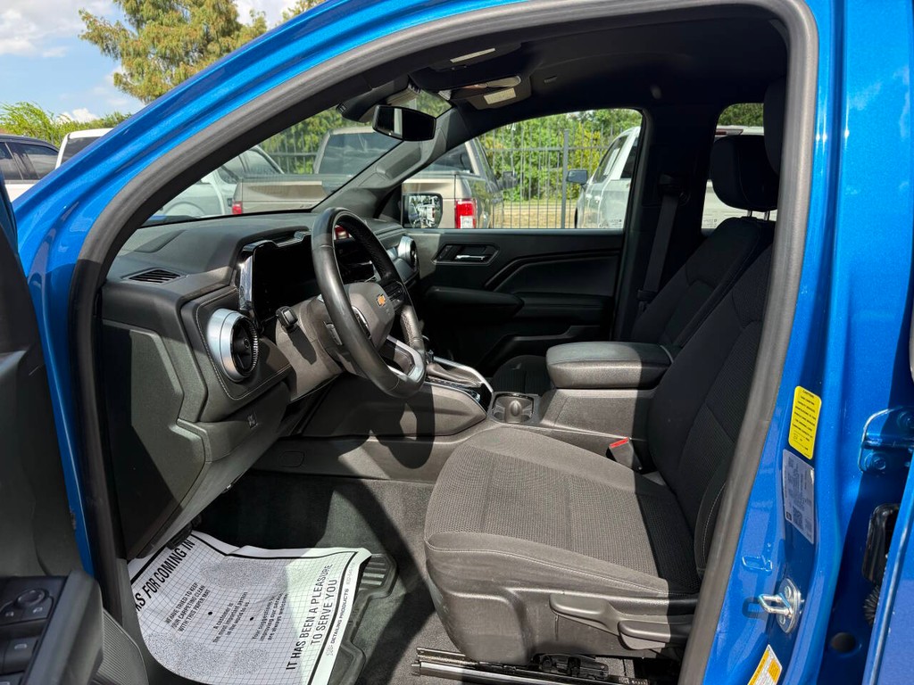 Chevrolet Colorado Vehicle Full-screen Gallery Image 07