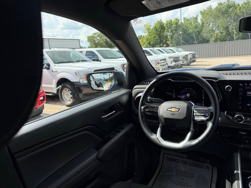 Chevrolet Colorado Vehicle Full-screen Gallery Image 19