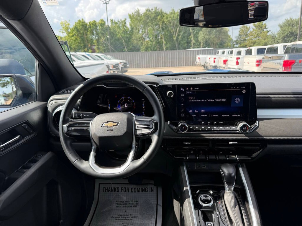 Chevrolet Colorado Vehicle Full-screen Gallery Image 21
