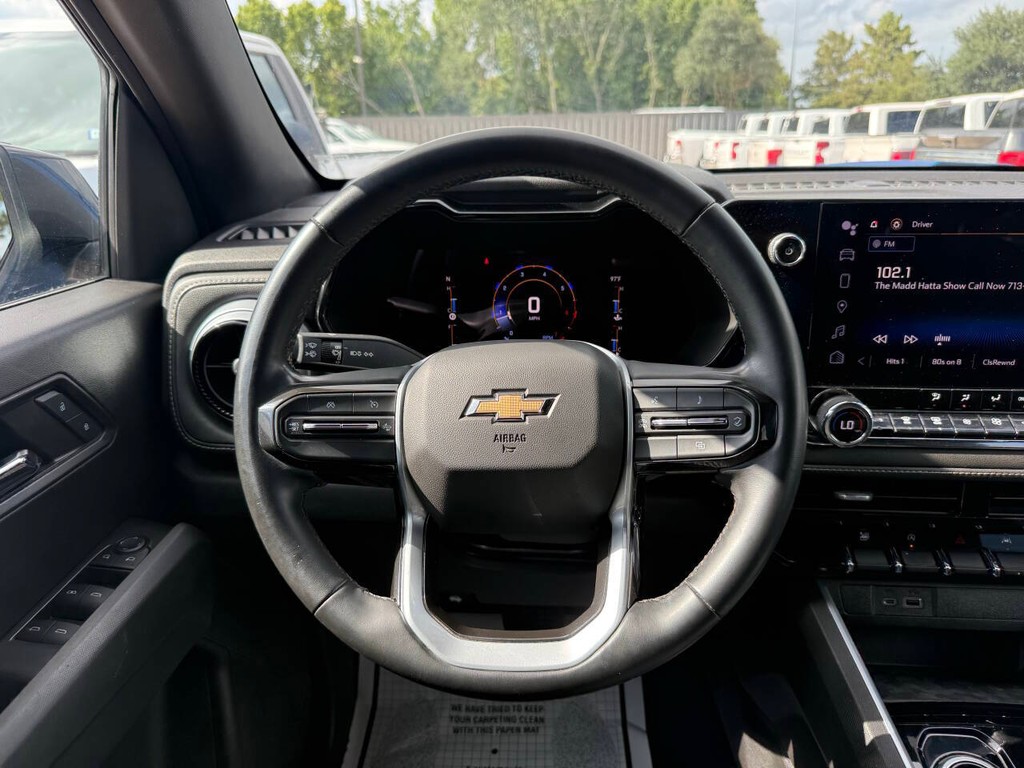 Chevrolet Colorado Vehicle Full-screen Gallery Image 22