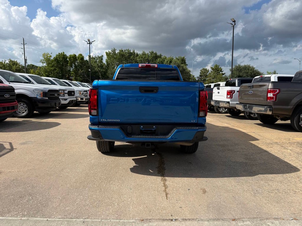 Chevrolet Colorado Vehicle Full-screen Gallery Image 37