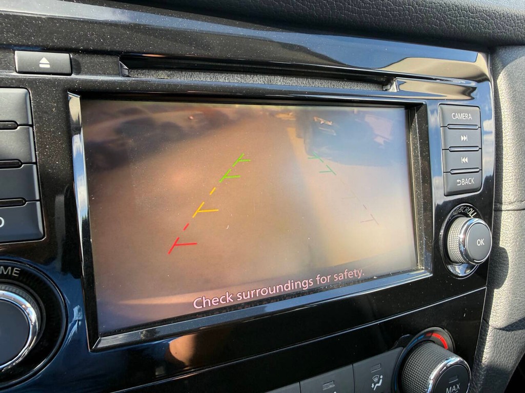 Nissan Rogue Vehicle Full-screen Gallery Image 26