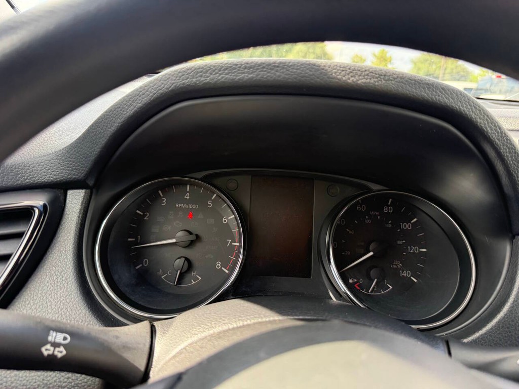 Nissan Rogue Vehicle Full-screen Gallery Image 30