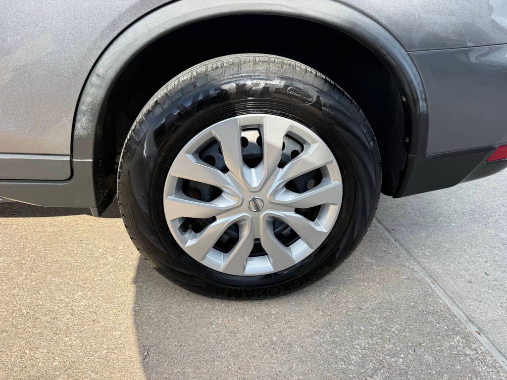Nissan Rogue Vehicle Full-screen Gallery Image 34