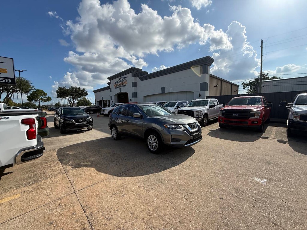 Nissan Rogue Vehicle Full-screen Gallery Image 41