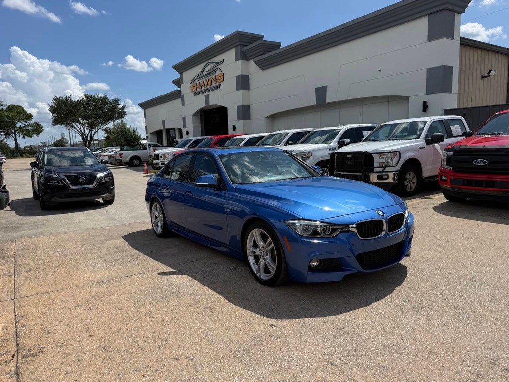 BMW 3 Series Vehicle Full-screen Gallery Image 02