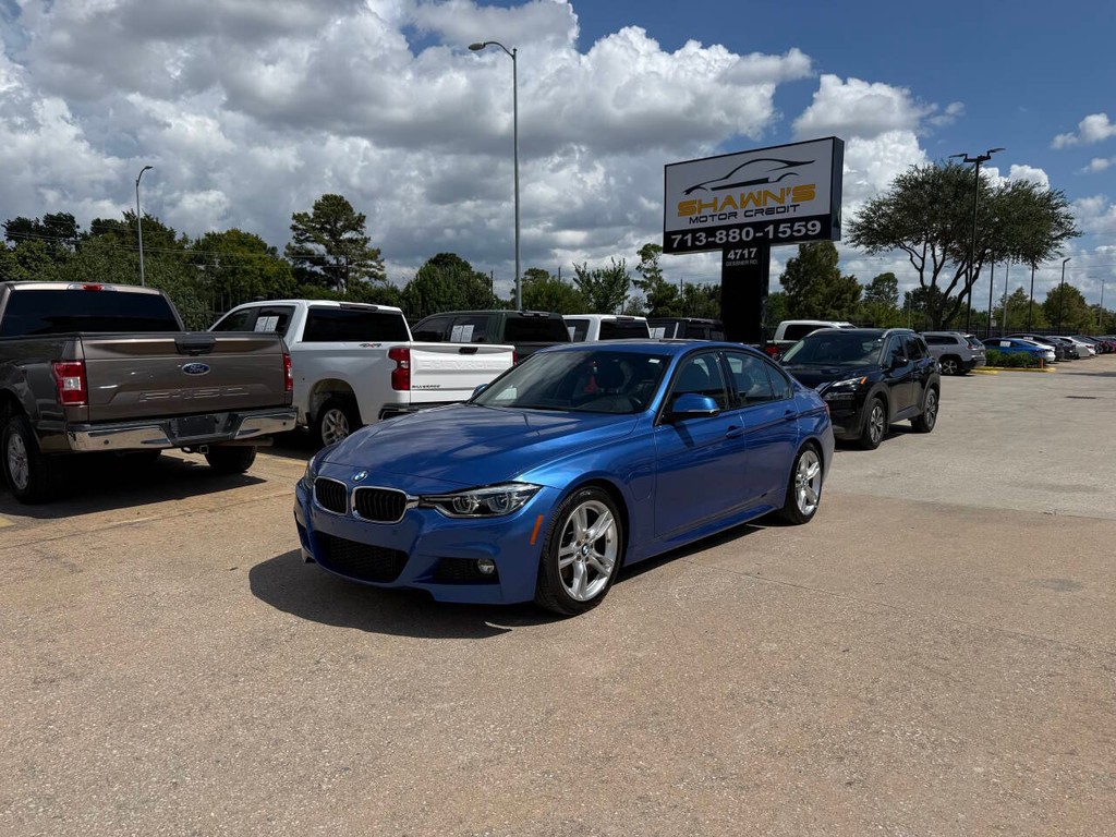 BMW 3 Series Vehicle Full-screen Gallery Image 03