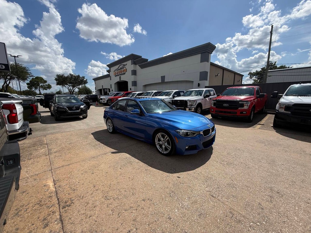 BMW 3 Series Vehicle Full-screen Gallery Image 45