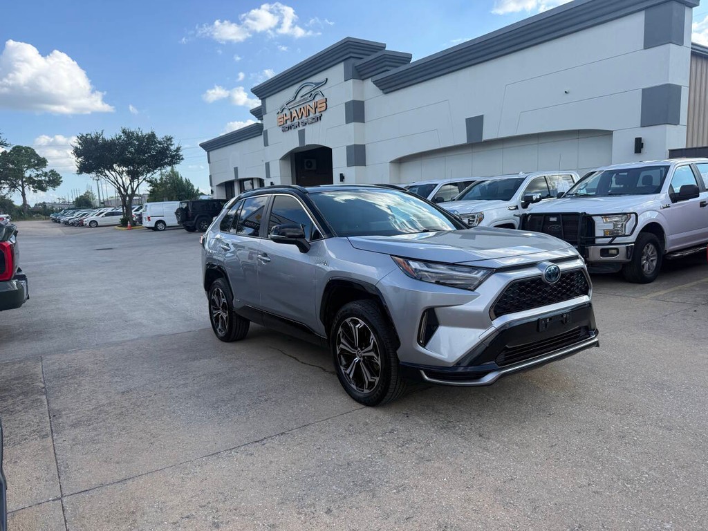 Toyota RAV4 Prime Vehicle Full-screen Gallery Image 02