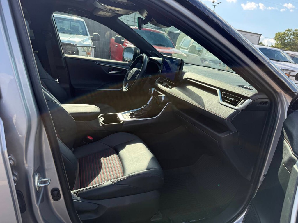 Toyota RAV4 Prime Vehicle Full-screen Gallery Image 10