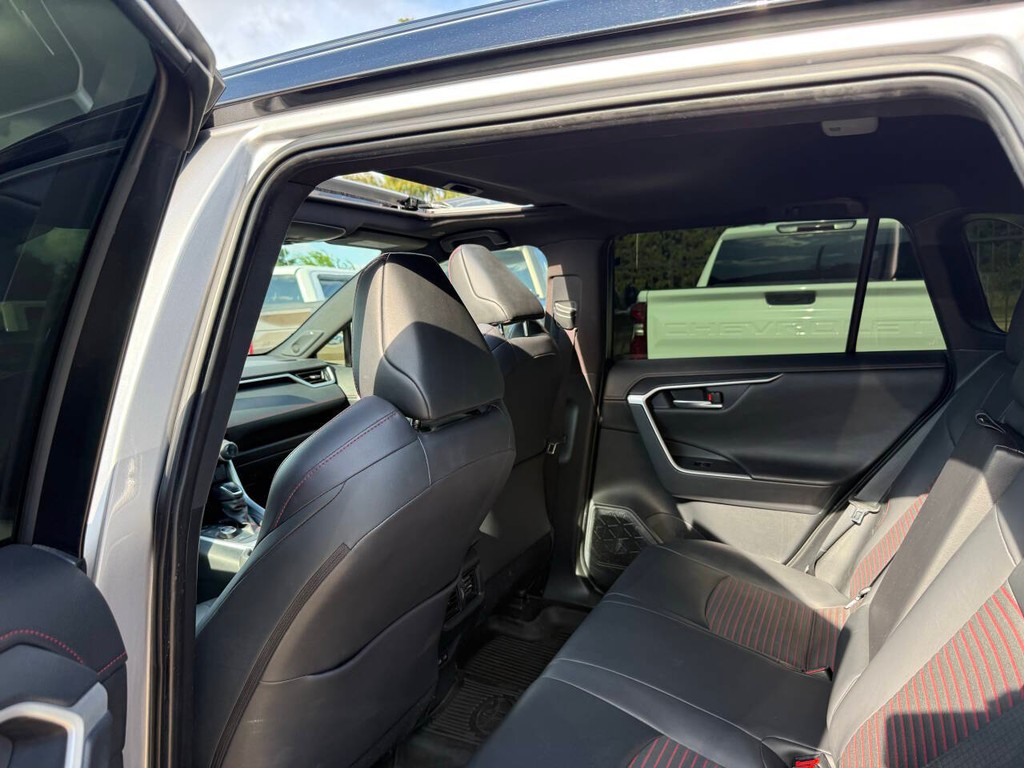 Toyota RAV4 Prime Vehicle Full-screen Gallery Image 12